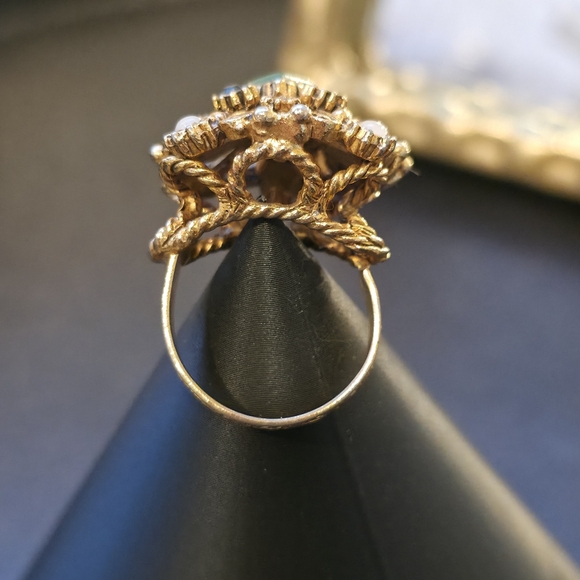 Vintage Florenza Style Czech Filigree Cocktail Ring - Emerald Green Art Glass - Picture 7 of 10